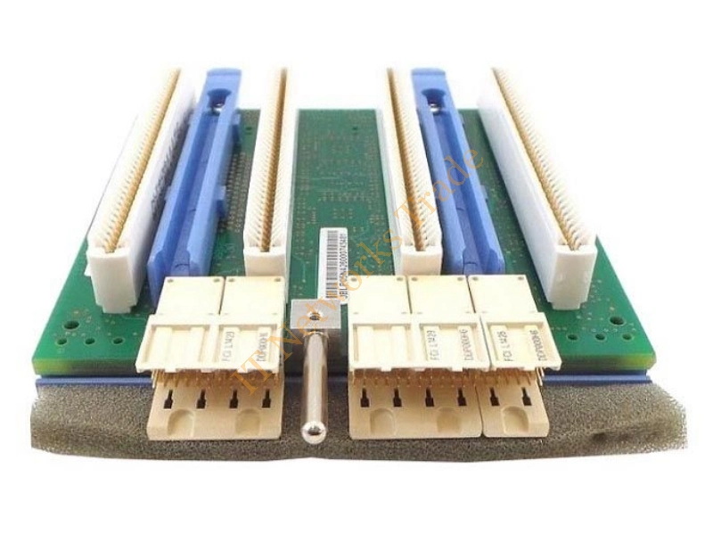 03N5878 IBM U320 SCSI 4-Pack Disk Drive Backplane Board Server Accessory