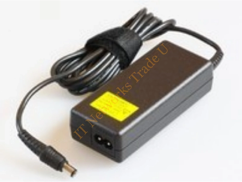 P000383880 - Toshiba P000383880 Indoor 60W Black power adapter/inverter