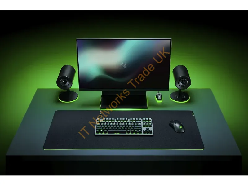 RZ02-03330400-R3U1 - Razer Gigantus V2 Gaming Mouse Pad Black